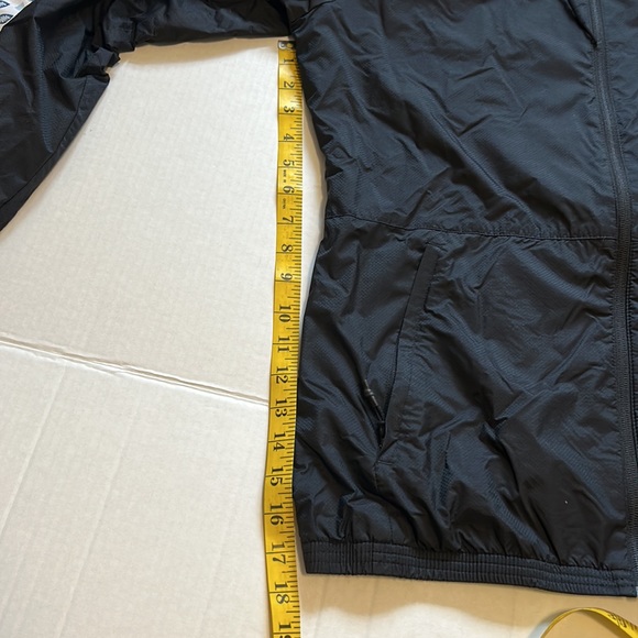 Adidas wind breaker running jacket - Picture 10 of 14